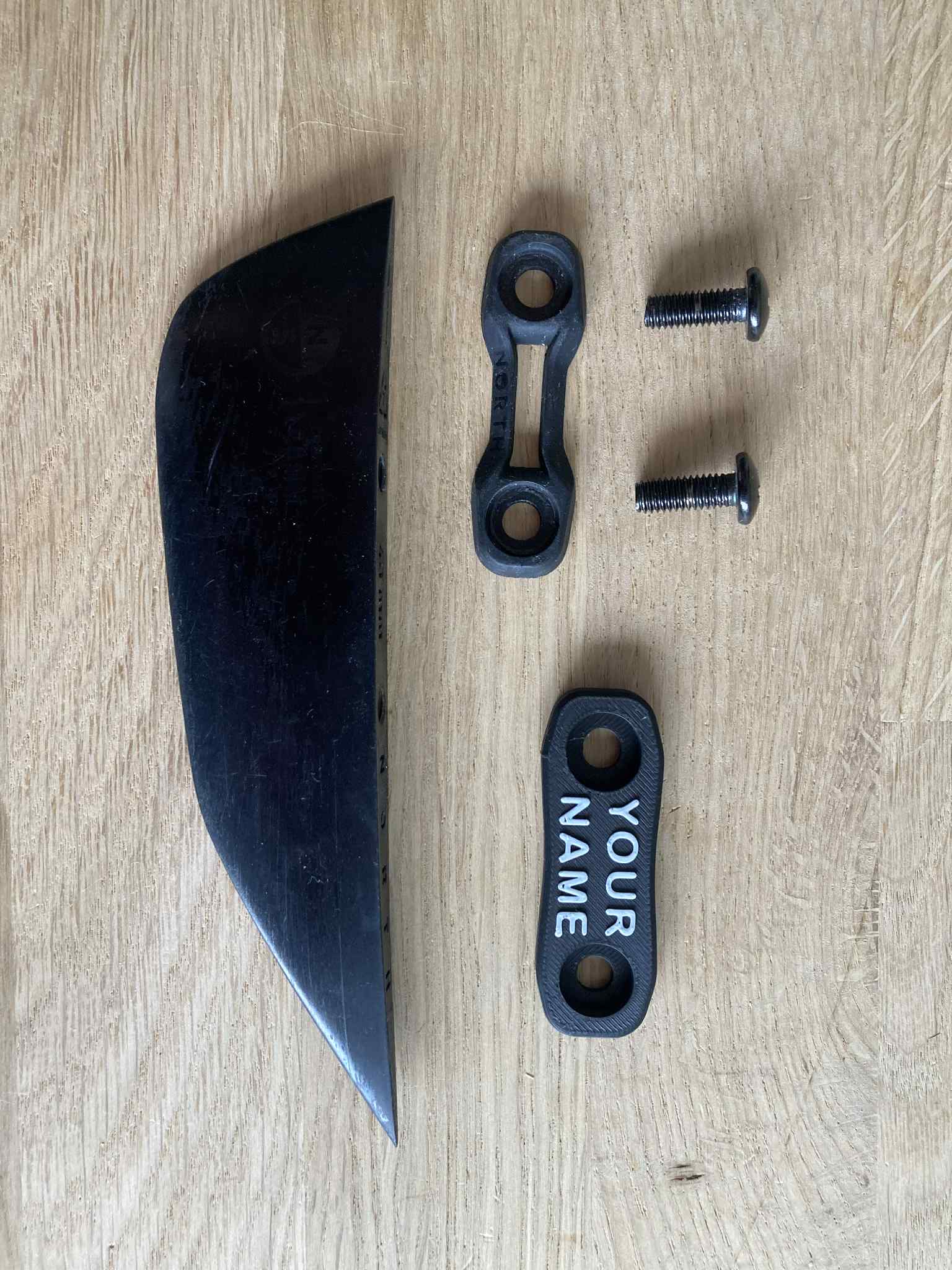 Capuchon d’aileron twintip kite personnalisé (nom & numéro)