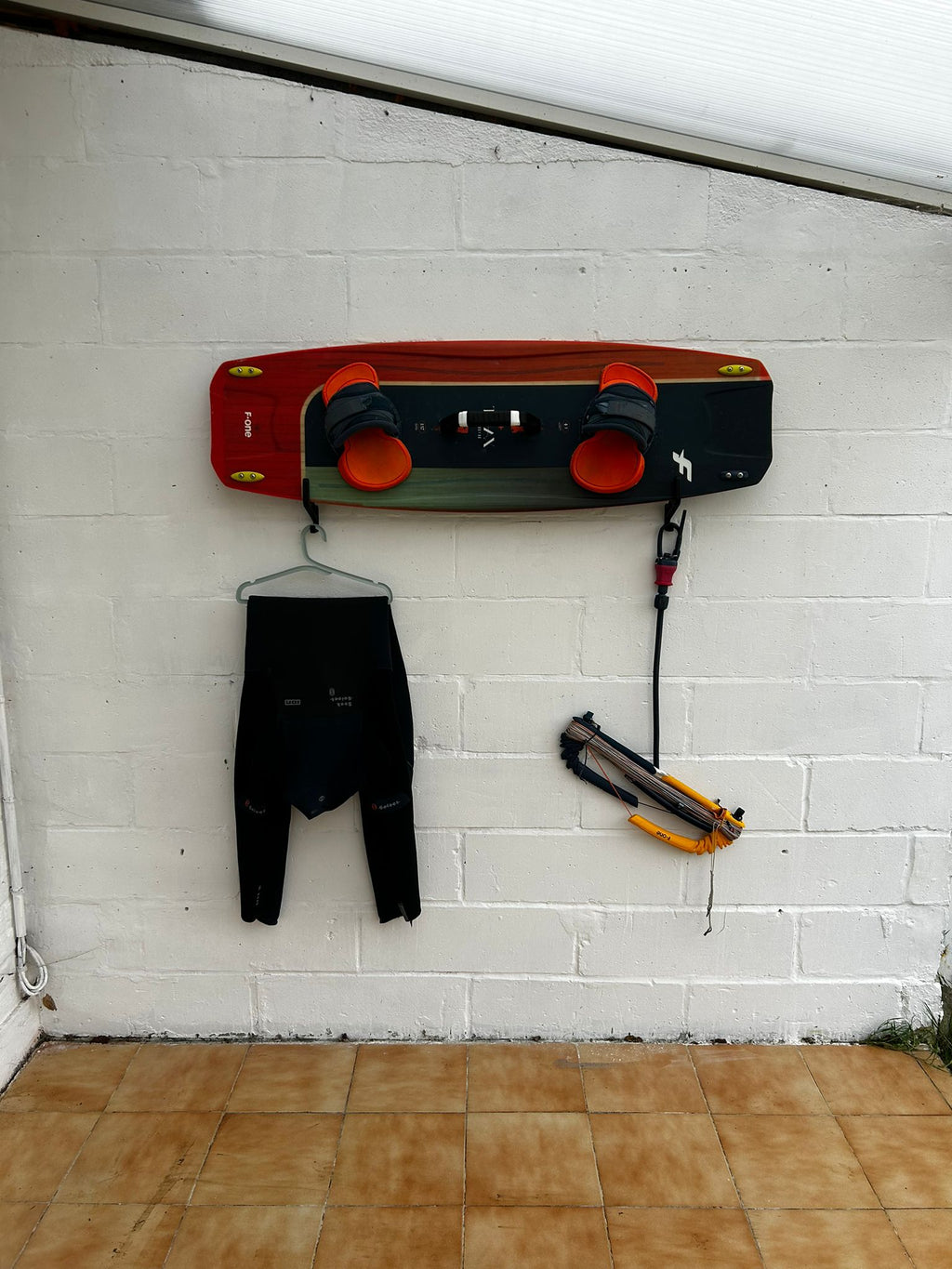 Rack mural horizontal pour twintip