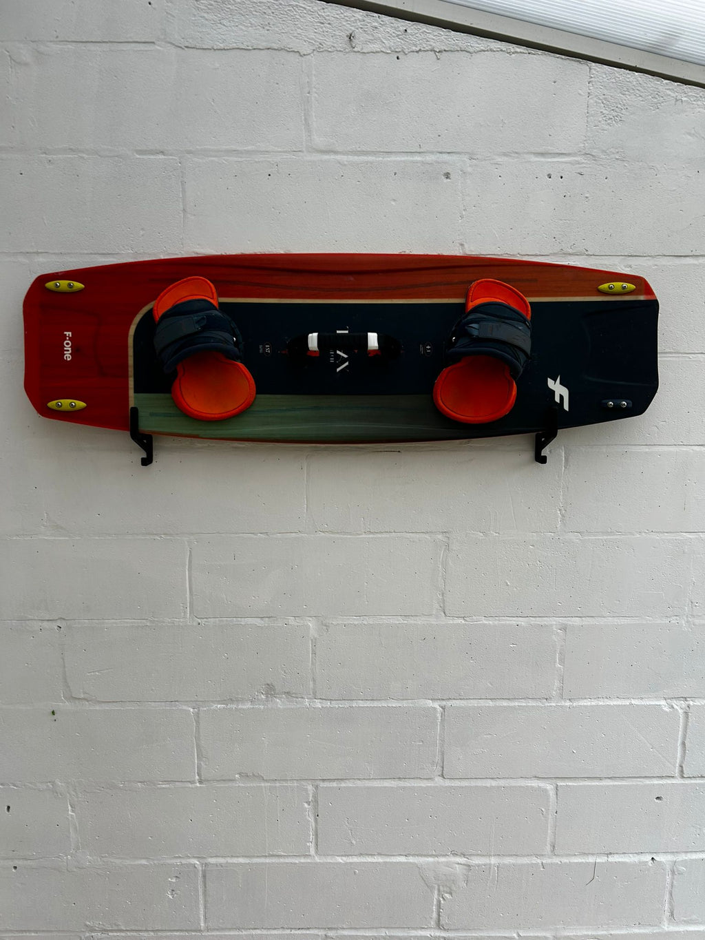 Rack mural horizontal pour twintip