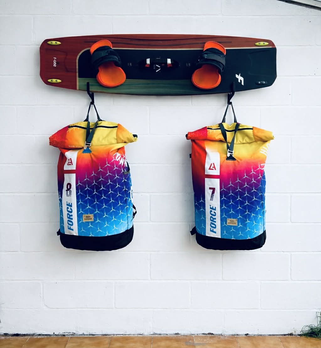 Rack mural horizontal pour twintip avec 2 crochets – rangement kitesurf polyvalent