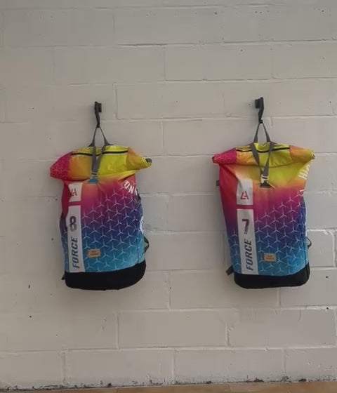 Rack mural horizontal pour twintip avec 2 crochets – rangement kitesurf polyvalent